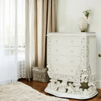 White 4-Drawer Chest in Victorian Style