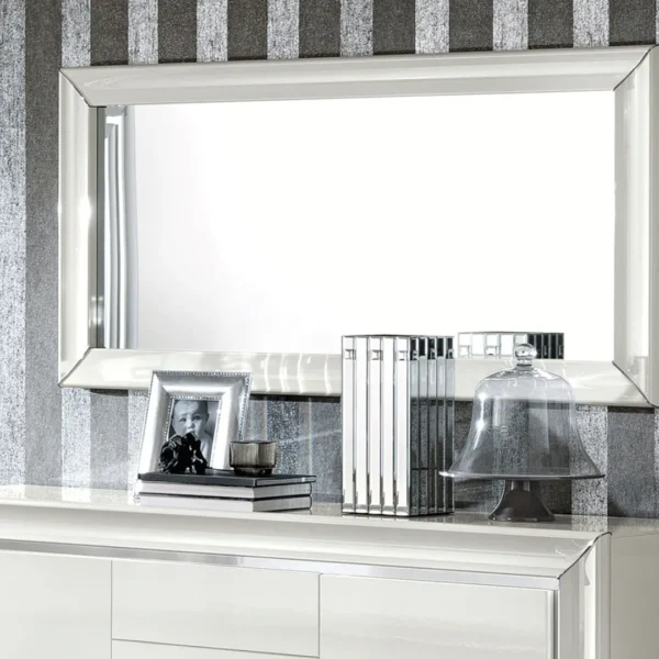 High Gloss Lacquer Dama Bianca Dining Set