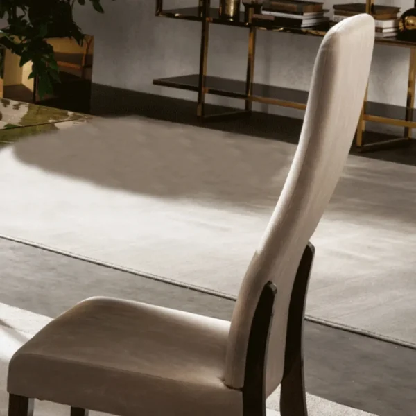 Essenza Chair
