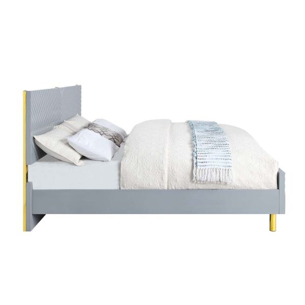 Gaines Bed by ACME - Image 3