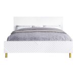 White High Gloss Gaines Bed by ACME Luxury Beds Mobilia Cleopatra 16 White High Gloss Gaines Bed by ACME 16