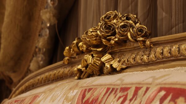 MC-7 natural beige Rococo sofa set . 17