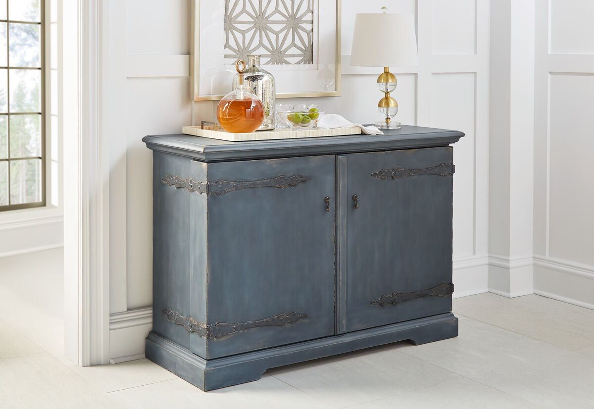Alcove Bar Cabinet By Art Furniture