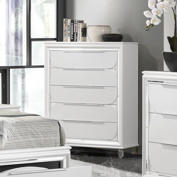 Pearl White Tarian Chest BD02321 By ACME