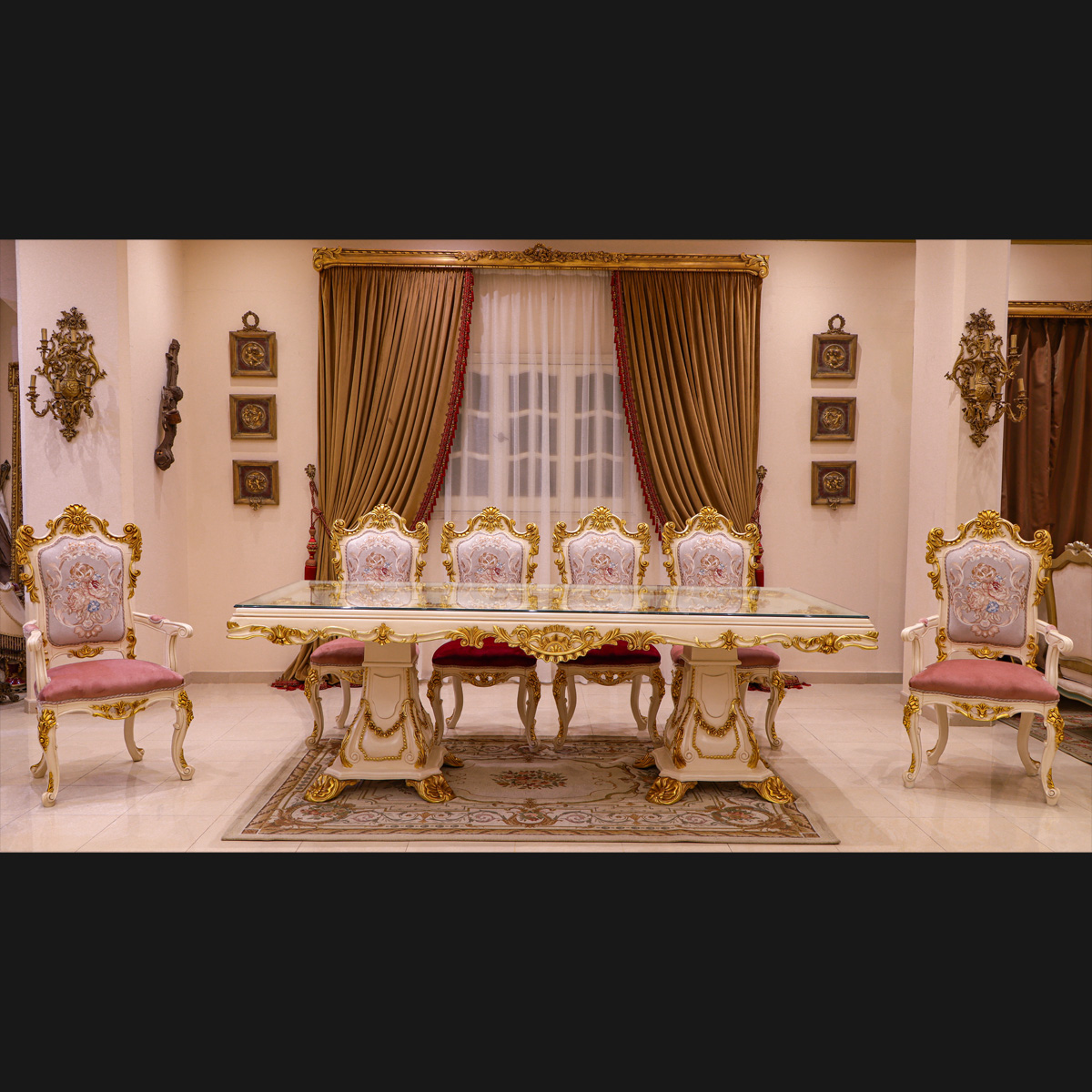 10 Space-Saving Tips For Large Dining Room Sets | Mobilia Cleopatra Large Dining Room